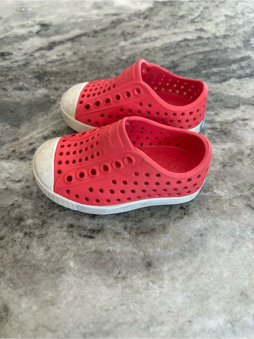 Native toddler Slip-On Water-Friendly Shoes size 4